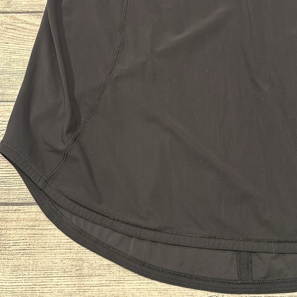 🍋Women’s Lululemon tank with mesh detail PTP approx 18.5” 🍋 - Picture 5 of 14